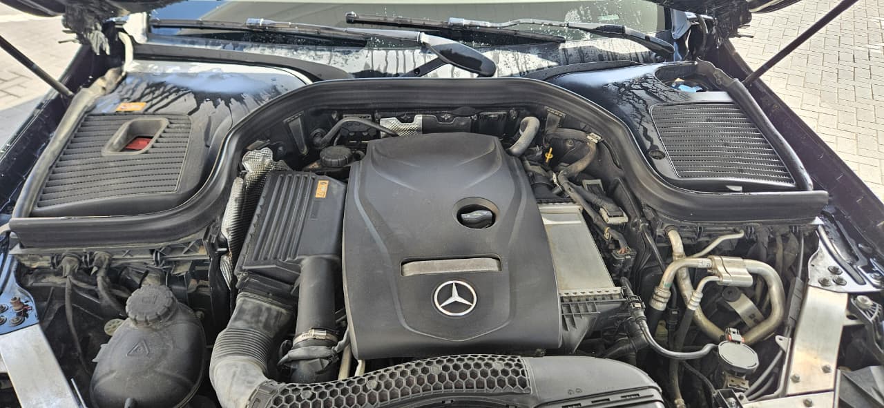 Nero Mercedes Benz GLC 250 4MATIC 2016
